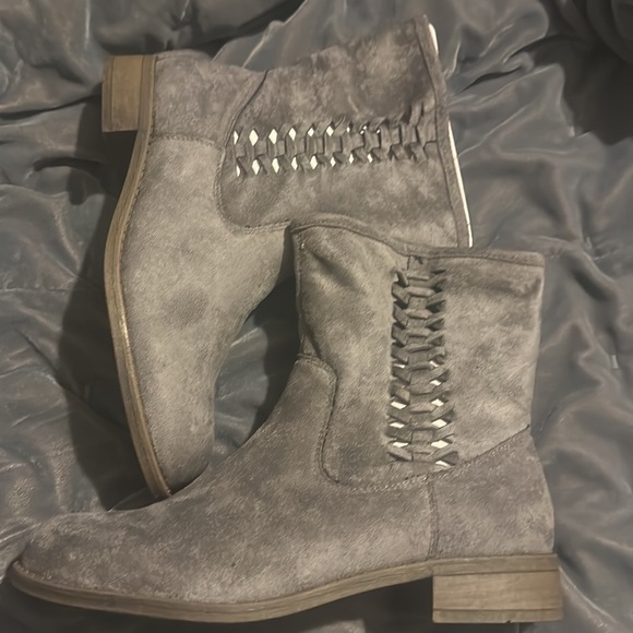 Womens Boots Dolce Mojo Jody Gray Suede Mid Block Heel Slip On Shoes size 7 - Picture 4 of 11